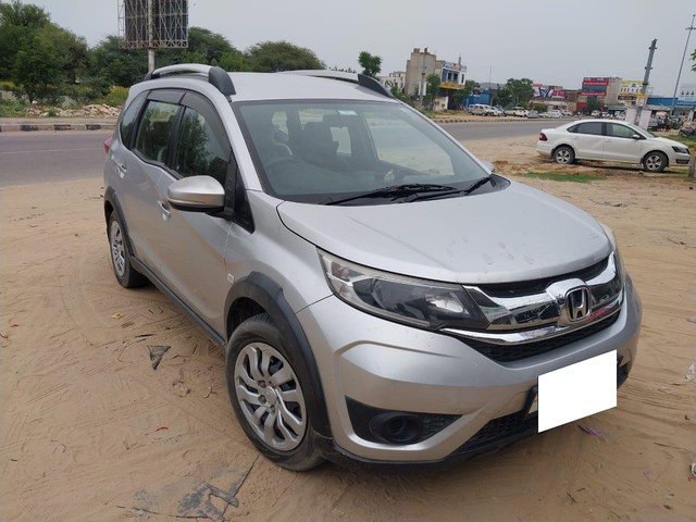 Used 2016 Honda BR-V Diesel Manual in Rewa at ₹4.25 Lakh - CarDekho