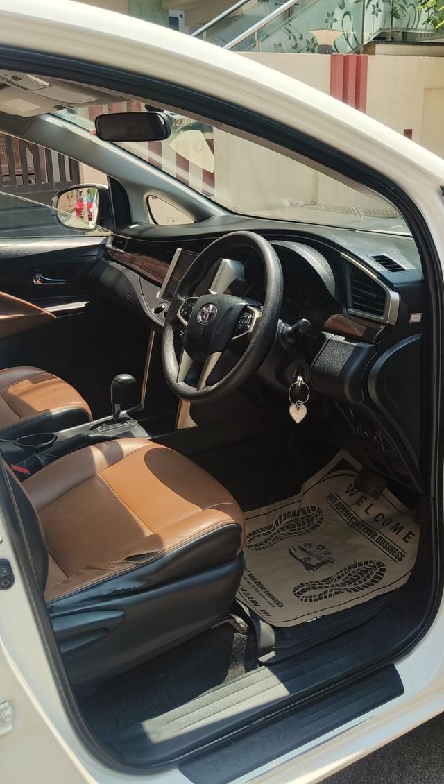 Toyota Innova Crysta 2.8 GX AT BSIV Second-hand 2017 Toyota Innova Crysta 2.8 GX AT BSIV for sale in Bangalore