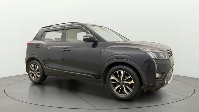 Mahindra XUV300 W8 Option Dual Tone BSVI Second-hand 2020 Mahindra XUV300 W8 Option Dual Tone BSVI for sale in New Delhi