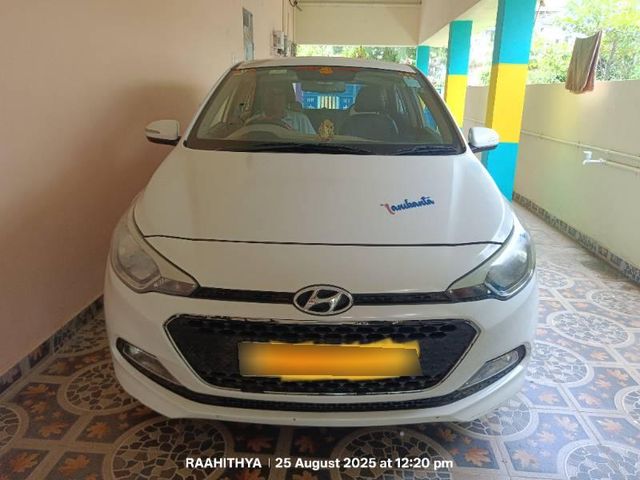 Hyundai i20 Sportz 1.2 Second-hand 2016 Hyundai i20 Sportz 1.2 for sale in Tanuku