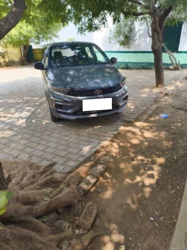 Tata Tiago XE CNG Second-hand 2024 Tata Tiago XE CNG for sale in Allahabad