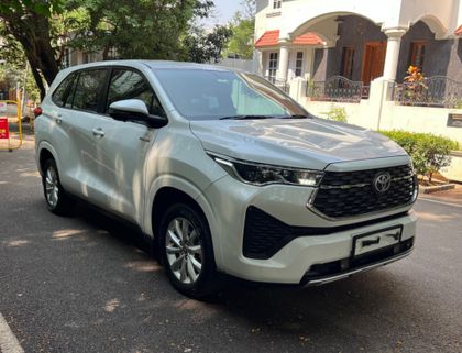 2023 Toyota Innova Hycross VX 8STR Hybrid