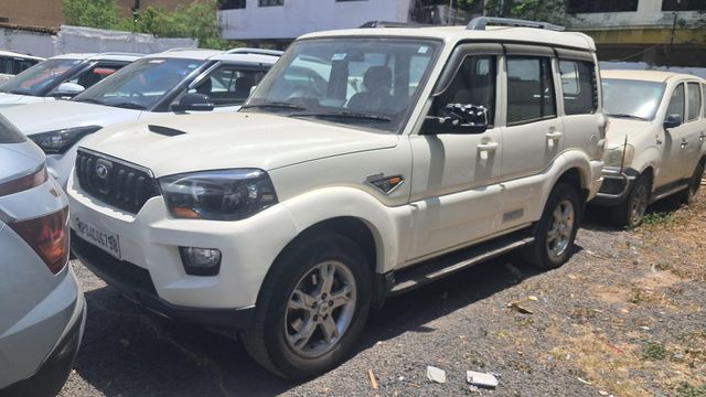 Mahindra Scorpio S8 7C Seater Second-hand 2016 Mahindra Scorpio S8 7C Seater for sale in Jabalpur