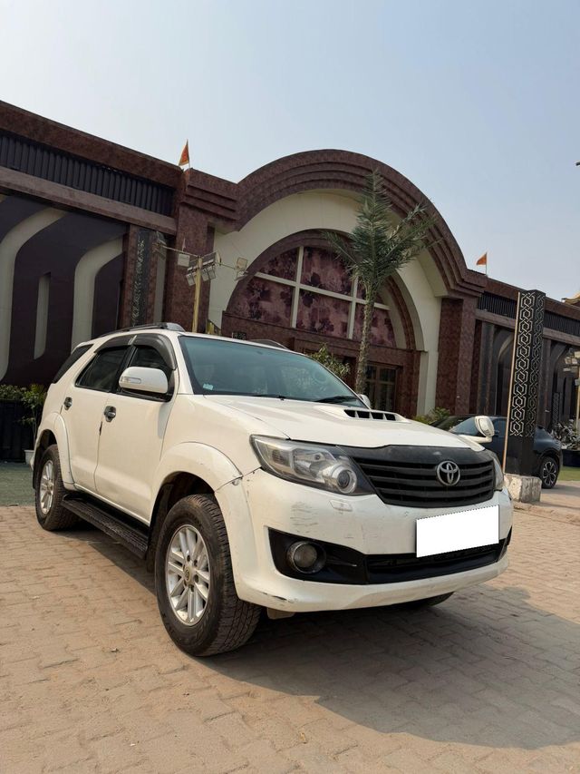 Toyota Fortuner 4x2 Manual Second-hand 2014 Toyota Fortuner 4x2 Manual for sale in New Delhi