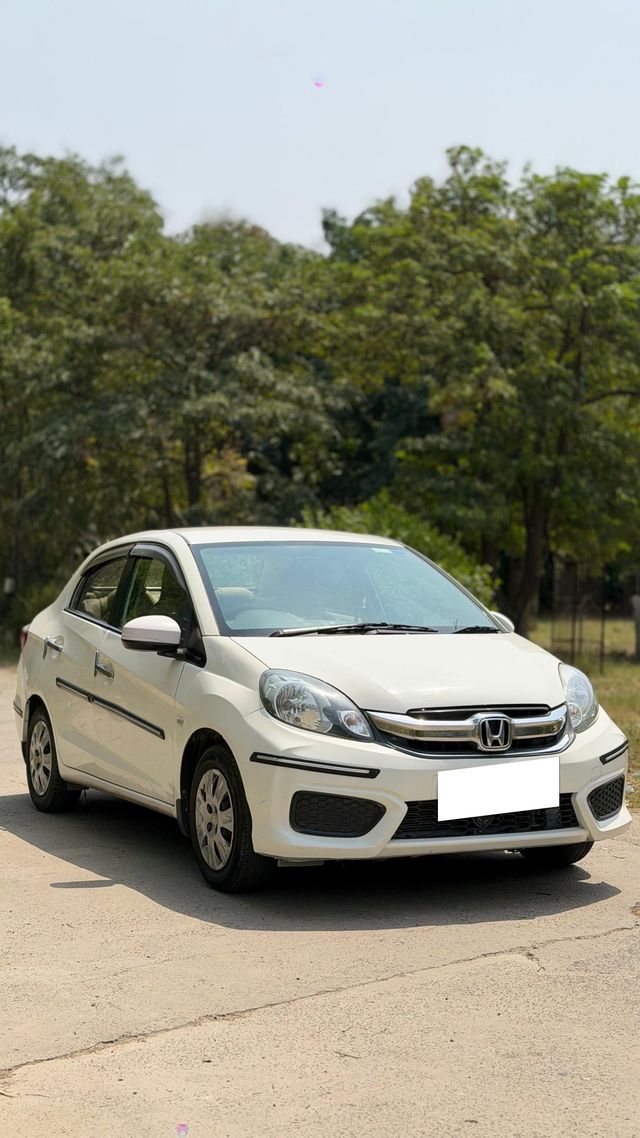 Honda Amaze S i-VTEC Second-hand 2017 Honda Amaze S i-VTEC for sale in New Delhi