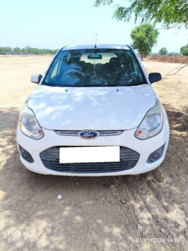 Ford Figo Diesel ZXI Second-hand 2013 Ford Figo Diesel ZXI for sale in Gandhinagar