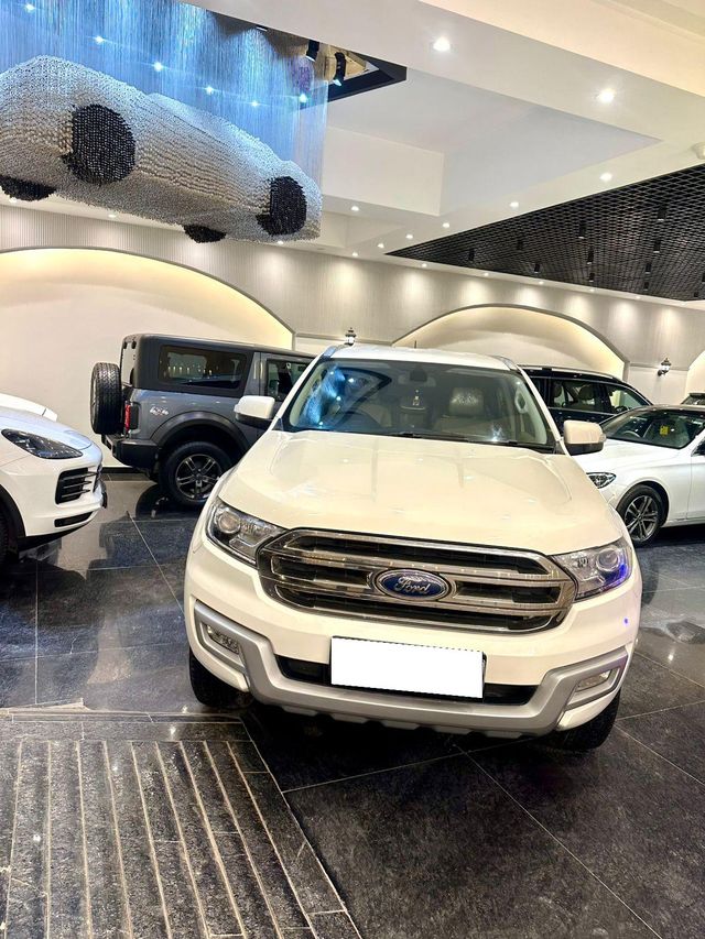 Ford Endeavour 2.2 Trend AT 4X2 Second-hand 2017 Ford Endeavour 2.2 Trend AT 4X2 for sale in New Delhi