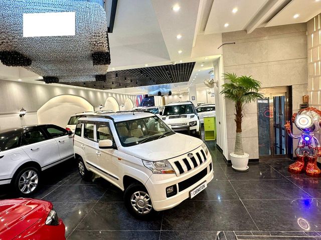 Mahindra TUV 300 T8 Second-hand 2016 Mahindra TUV 300 T8 for sale in New Delhi