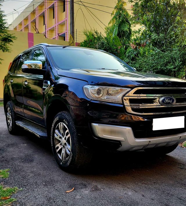 Ford Endeavour 2.2 Titanium AT 4X2 Second-hand 2018 Ford Endeavour 2.2 Titanium AT 4X2 for sale in Lucknow