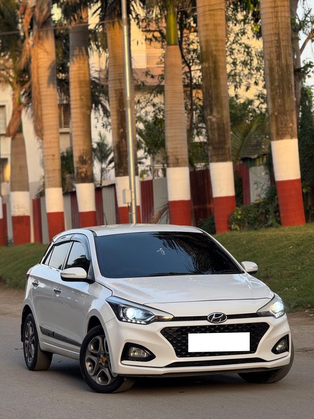 Second-hand 2018 Hyundai i20 1.4 Asta Option for sale in Nashik