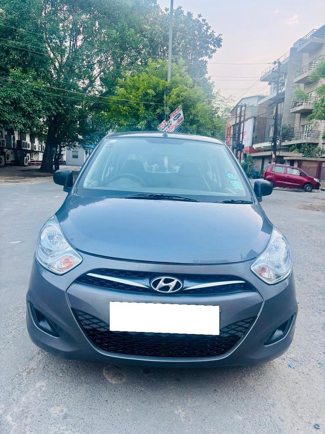 Hyundai i10 Magna 1.1L Second-hand 2013 Hyundai i10 Magna 1.1L for sale in Noida