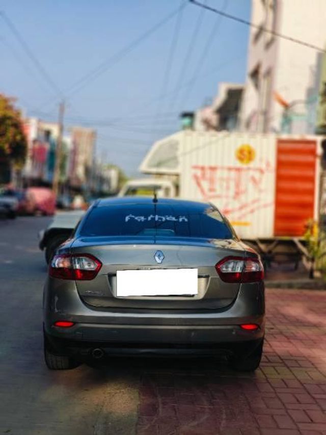 Renault Fluence 2.0 E4 Second-hand 2012 Renault Fluence 2.0 E4 for sale in Ujjain
