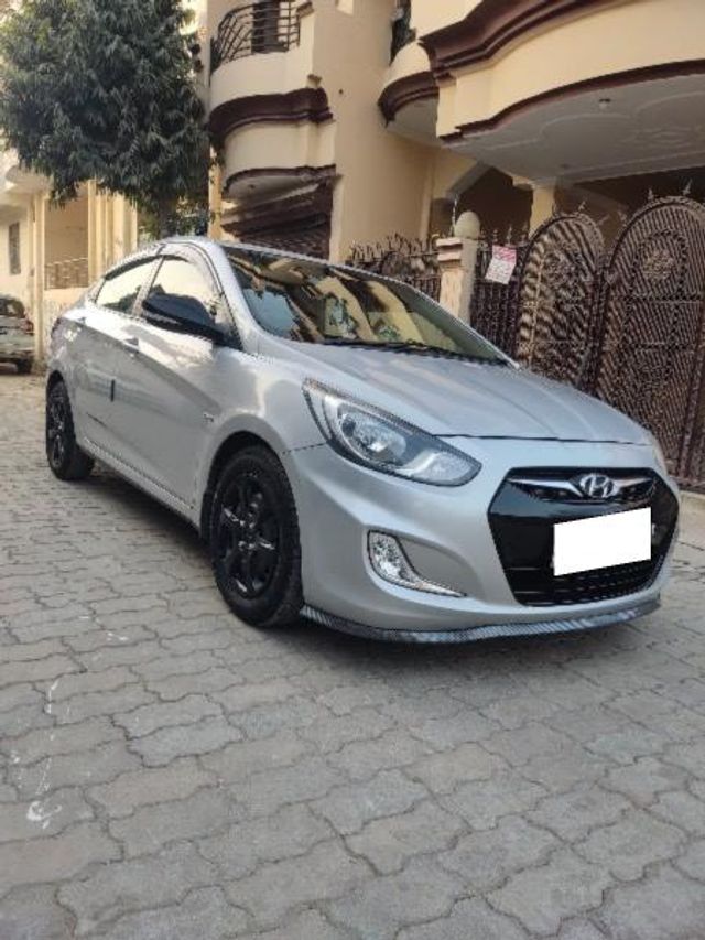 Hyundai Verna 1.6 CRDi EX MT Second-hand 2012 Hyundai Verna 1.6 CRDi EX MT for sale in Allahabad