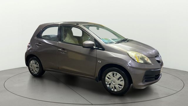 Honda Brio V MT Second-hand 2013 Honda Brio V MT for sale in Surat