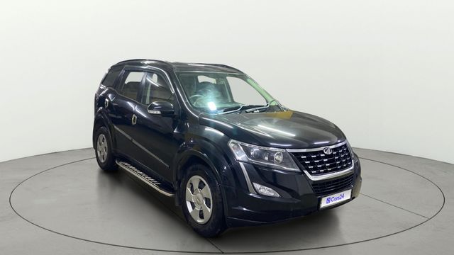 Mahindra XUV500 W7 Second-hand 2019 Mahindra XUV500 W7 for sale in Surat