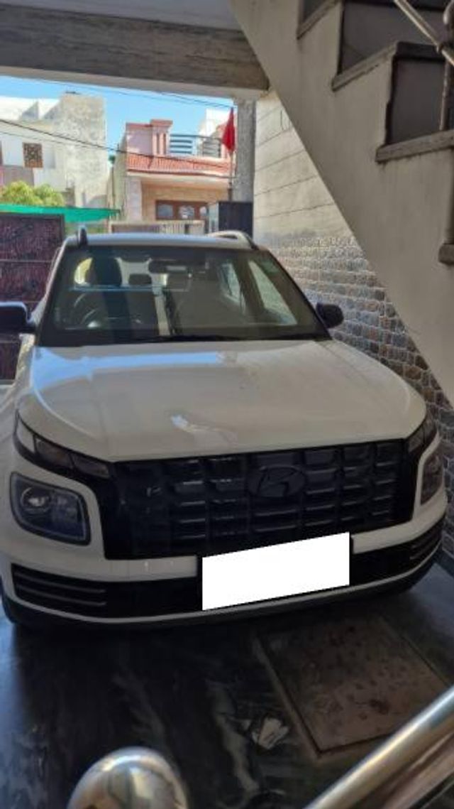 Hyundai Venue S Opt 2023-2025 Second-hand 2024 Hyundai Venue S Opt 2023-2025 for sale in Anantnag
