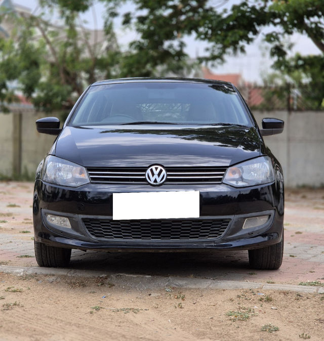 Volkswagen Polo IPL II 1.2 Diesel Highline Second-hand 2012 Volkswagen Polo IPL II 1.2 Diesel Highline for sale in Ahmedabad