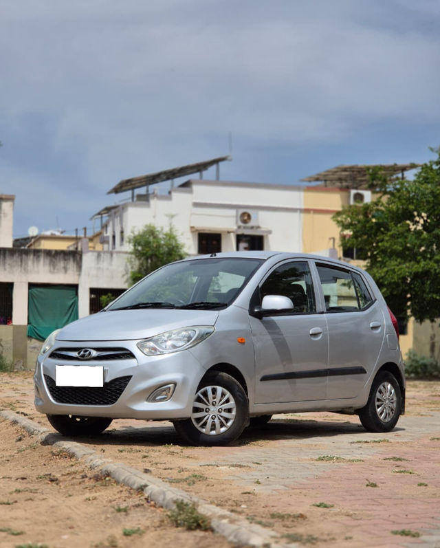 Hyundai i10 Sportz 1.1L Second-hand 2014 Hyundai i10 Sportz 1.1L for sale in Ahmedabad