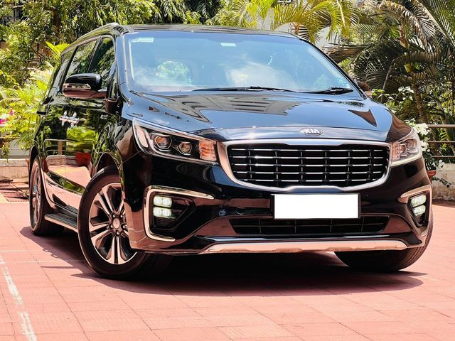 Kia Carnival Prestige 6 STR Second-hand 2020 Kia Carnival Prestige 6 STR for sale in Mumbai
