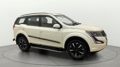 2021 Mahindra XUV500 W11 Option