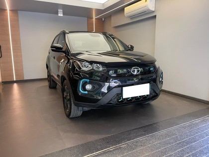 Tata Nexon EV XZ Plus Lux Dark Edition