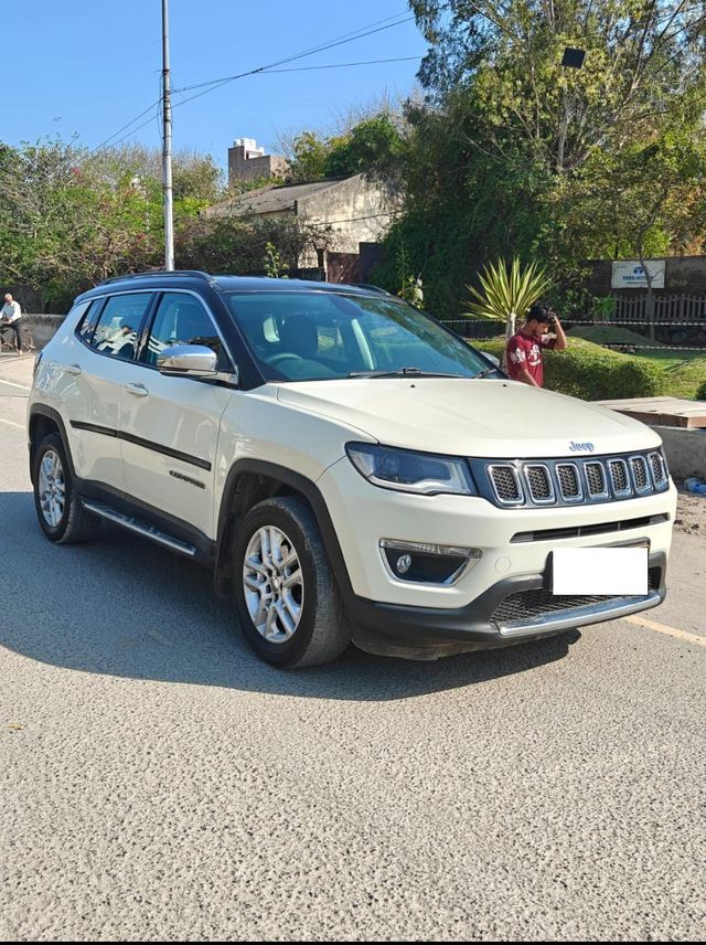 Jeep Compass 2.0 Limited 4X4 Second-hand 2017 Jeep Compass 2.0 Limited 4X4 for sale in New Delhi