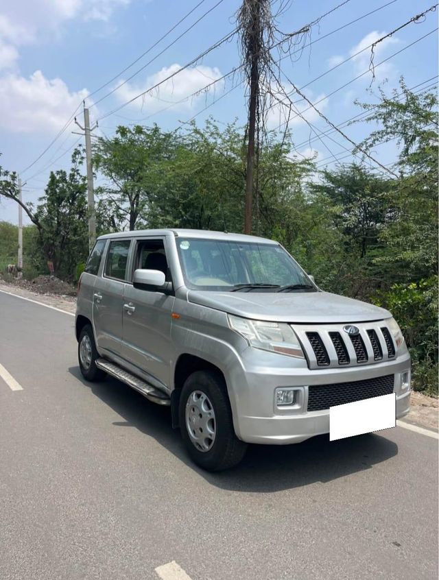 Mahindra TUV 300 T4 Second-hand 2016 Mahindra TUV 300 T4 for sale in New Delhi