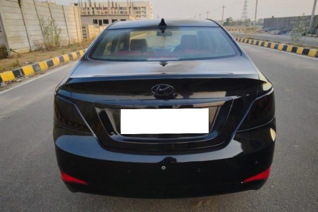 Hyundai Verna 1.6 CRDi SX Second-hand 2016 Hyundai Verna 1.6 CRDi SX for sale in Hyderabad