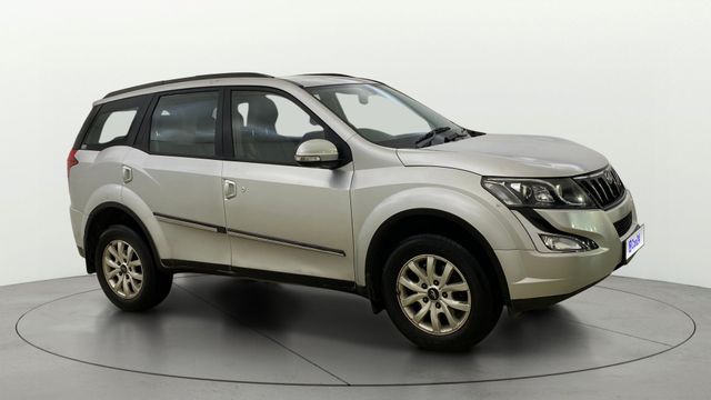 Mahindra XUV500 AT W10 AWD Second-hand 2017 Mahindra XUV500 AT W10 AWD for sale in Thane