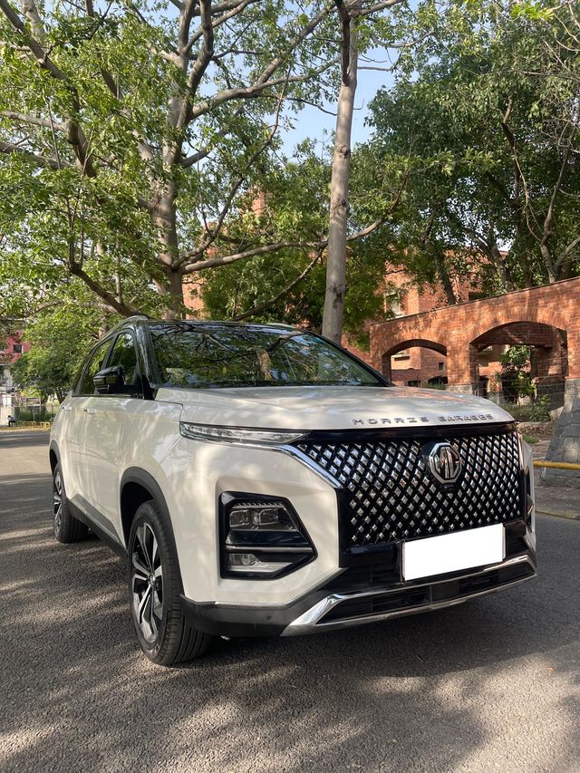 MG Hector Sharp Pro CVT 2023-2025 Second-hand 2023 MG Hector Sharp Pro CVT 2023-2025 for sale in New Delhi