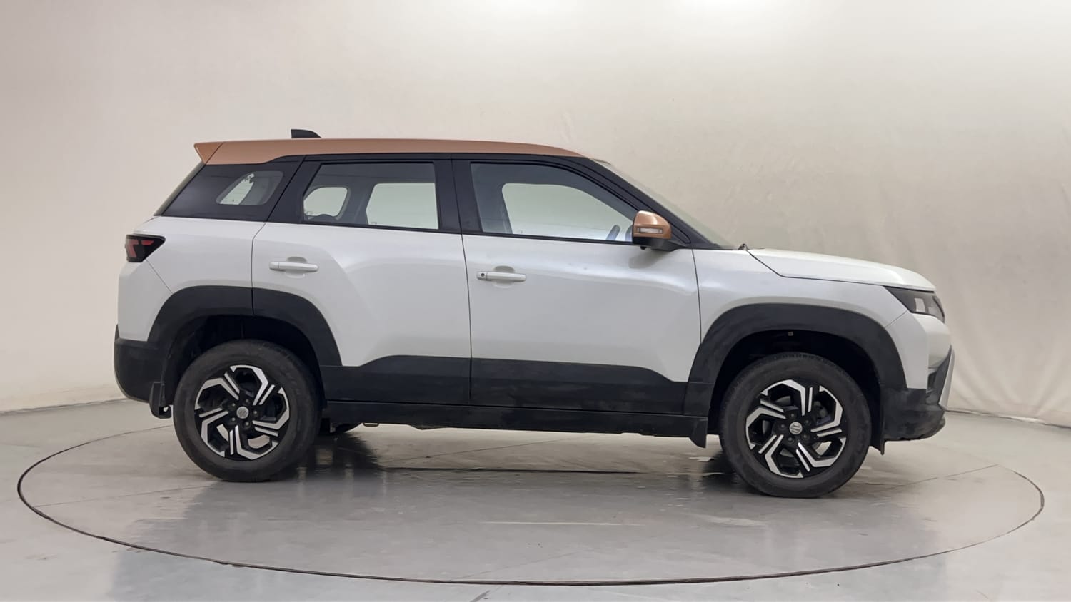 Buy Used Maruti Brezza Vxi AT of 2022 model @ 8,79,000 INR in Bangalore ...