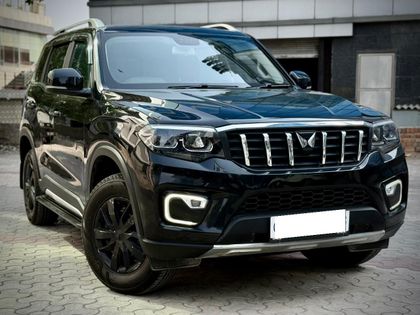 2023 Mahindra Scorpio N Z8 Diesel BSVI