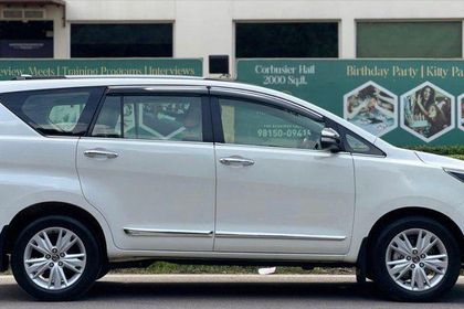 35 Used Toyota Innova Crysta in Jalandhar