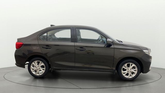 Honda Amaze VX CVT Petrol Second-hand 2021 Honda Amaze VX CVT Petrol for sale in Hyderabad