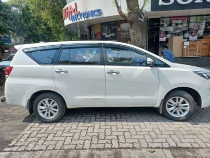 Used 2.5 VX (Diesel) 8 Seater BS IV