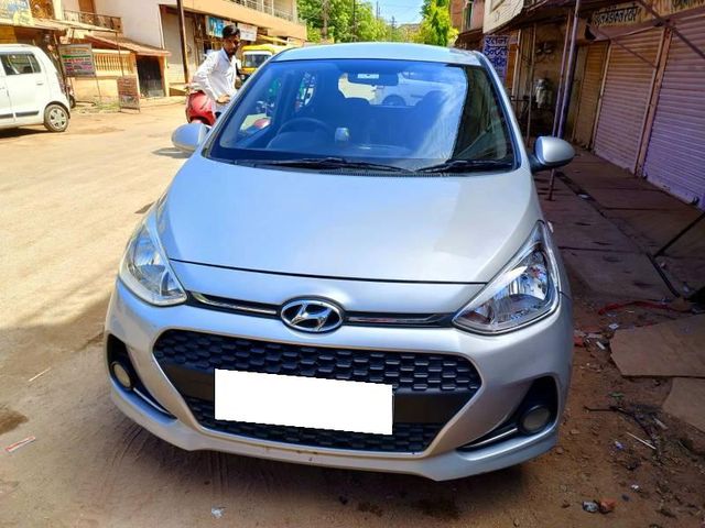 Hyundai Grand i10 Sportz Second-hand 2017 Hyundai Grand i10 Sportz for sale in Shivpuri