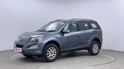 2016 Mahindra XUV500 W9