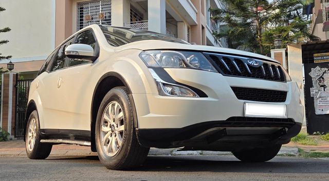 Mahindra XUV500 W8 2WD Second-hand 2017 Mahindra XUV500 W8 2WD for sale in Kolkata