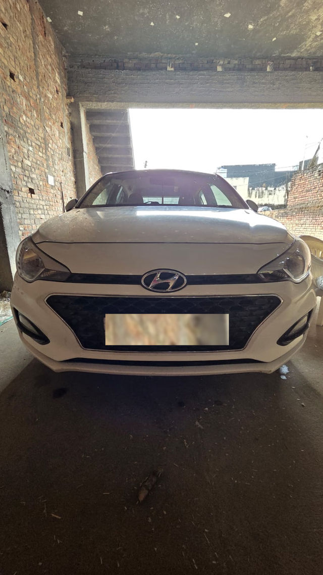 Hyundai i20 Sportz Plus Second-hand 2020 Hyundai i20 Sportz Plus for sale in Greater Noida