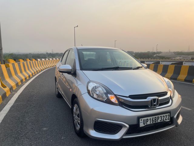 Second-hand 2017 Honda Amaze S i-VTEC for sale in New Delhi