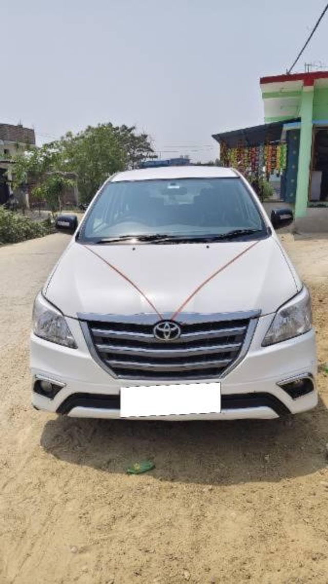 Second-hand 2014 Toyota Innova 2.5 G (Diesel) 7 Seater BS IV for sale in Siwan