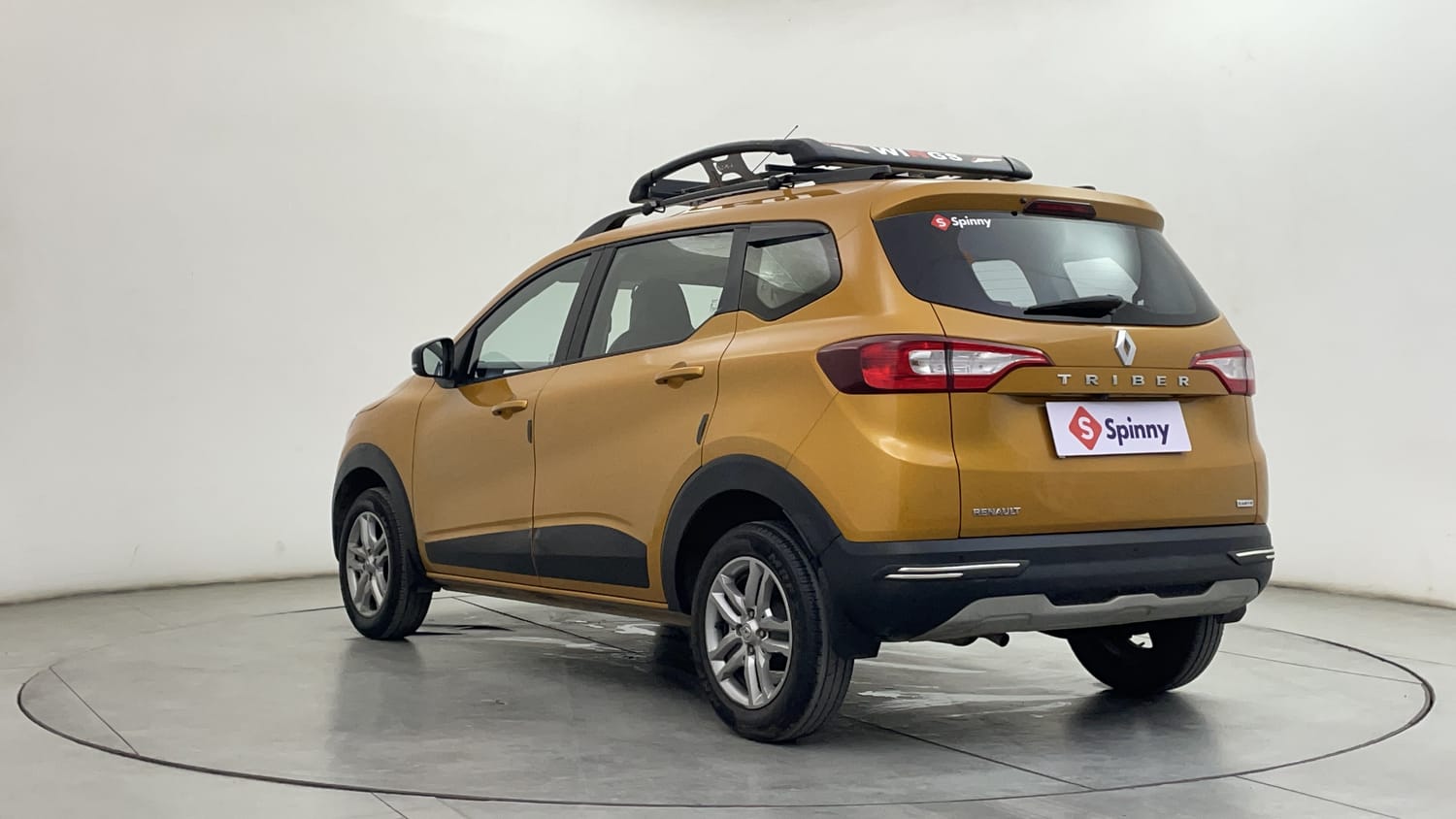 Buy Used Renault Triber RXZ EASY-R AMT of 2022 model @ 5,89,000 INR in ...