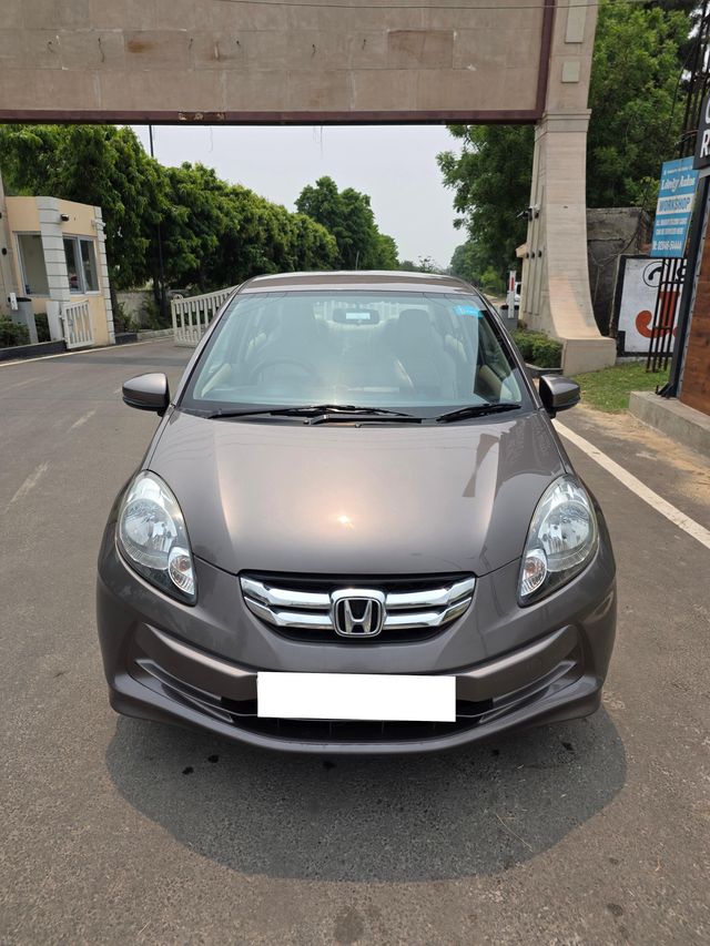 Honda Amaze S i-Vtech Second-hand 2014 Honda Amaze S i-Vtech for sale in Ludhiana