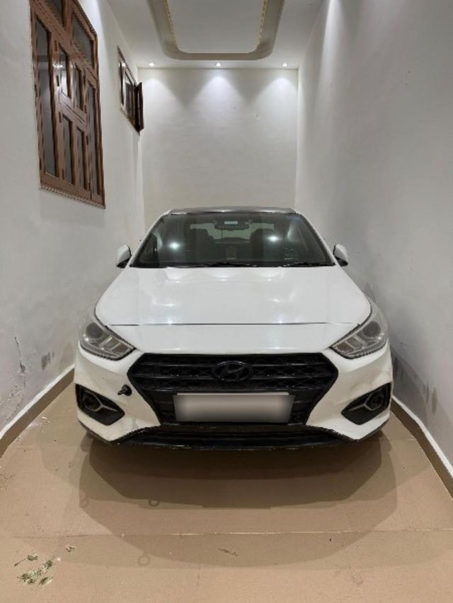 Hyundai Verna VTVT 1.6 AT SX Option Second-hand 2018 Hyundai Verna VTVT 1.6 AT SX Option for sale in Agra