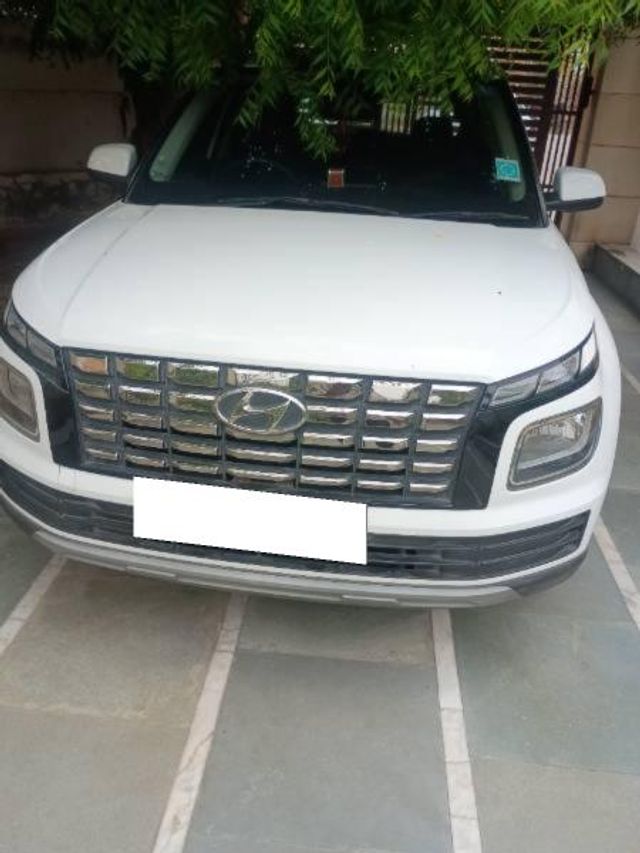 Hyundai Venue S 2023-2025 Second-hand 2023 Hyundai Venue S 2023-2025 for sale in Greater Noida