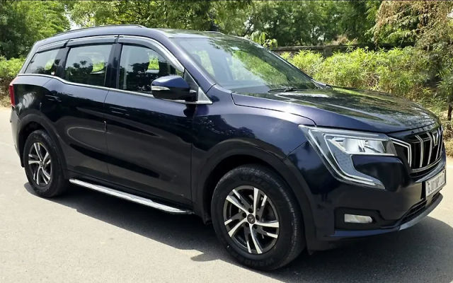 Mahindra XUV700 AX3 7 Str Diesel Second-hand 2023 Mahindra XUV700 AX3 7 Str Diesel for sale in Ahmedabad
