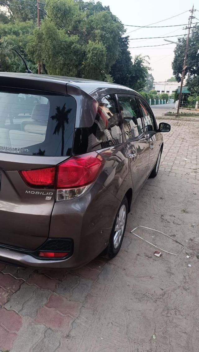 Honda Mobilio V i-DTEC Second-hand 2015 Honda Mobilio V i-DTEC for sale in Lucknow
