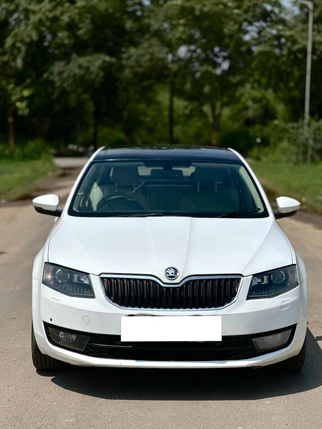 Skoda Octavia Elegance 2.0 TDI AT Second-hand 2015 Skoda Octavia Elegance 2.0 TDI AT for sale in Chandigarh
