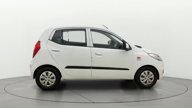 Hyundai i10 Magna 1.1L Second-hand 2013 Hyundai i10 Magna 1.1L for sale in Ahmedabad