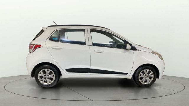 Hyundai Grand i10 1.2 Kappa Sportz BSIV Second-hand 2016 Hyundai Grand i10 1.2 Kappa Sportz BSIV for sale in New Delhi